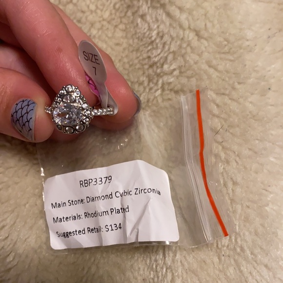 April ring - Picture 2 of 2